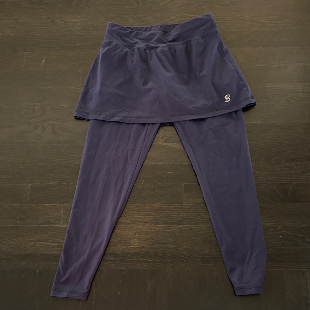 SOFIBELLA Navy Tennis Skirt with attached Leggings size small